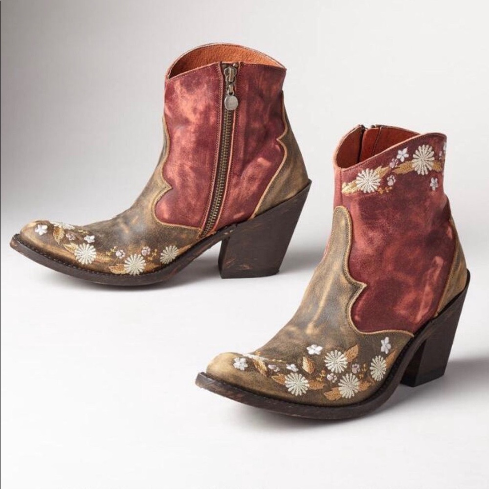 Sundance Meadow Sentinel Ankle Boots Size 7.5